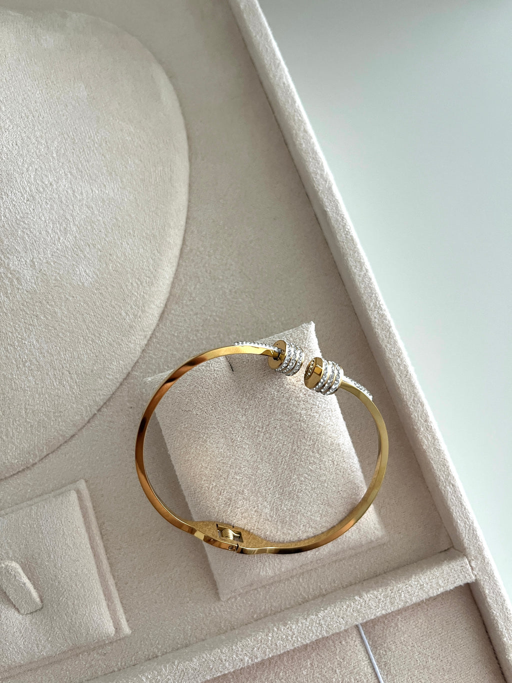 Royale Bangle