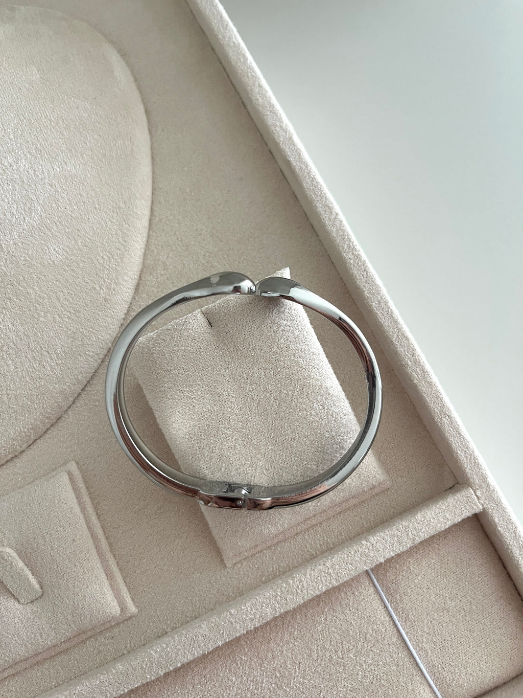 Helena Bangle Silver