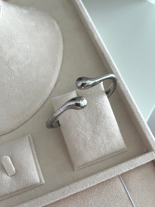 Helena Bangle Silver