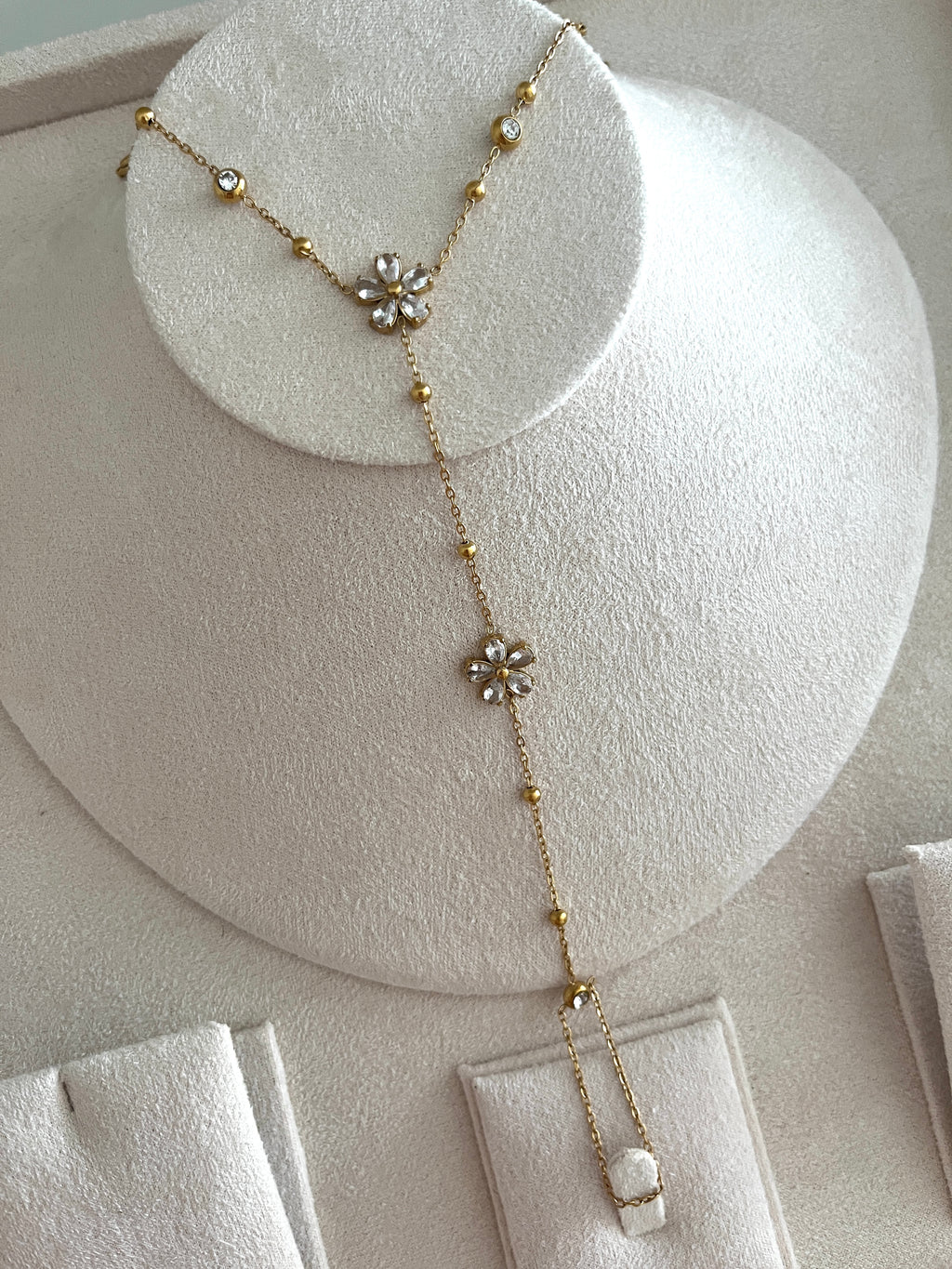 Rosa Handchain