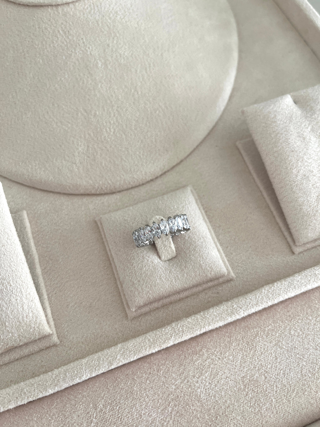 Victoria Ring Silver