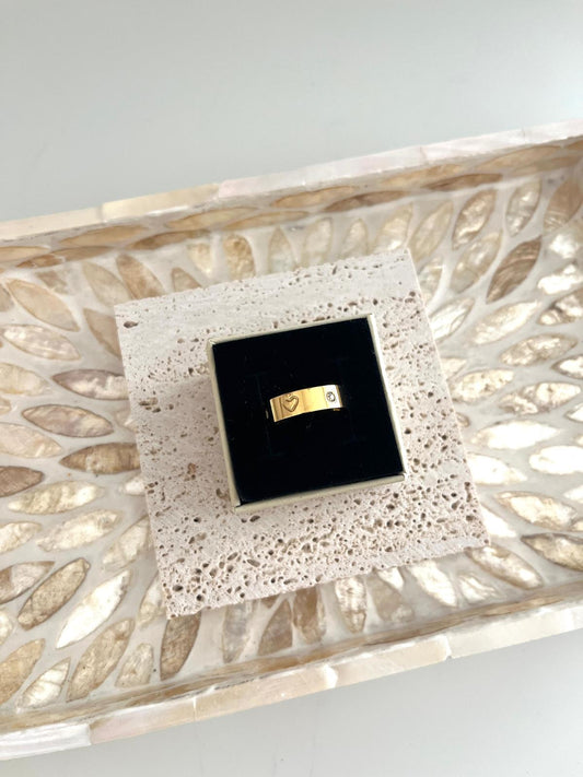 Gold Classy Heart ring