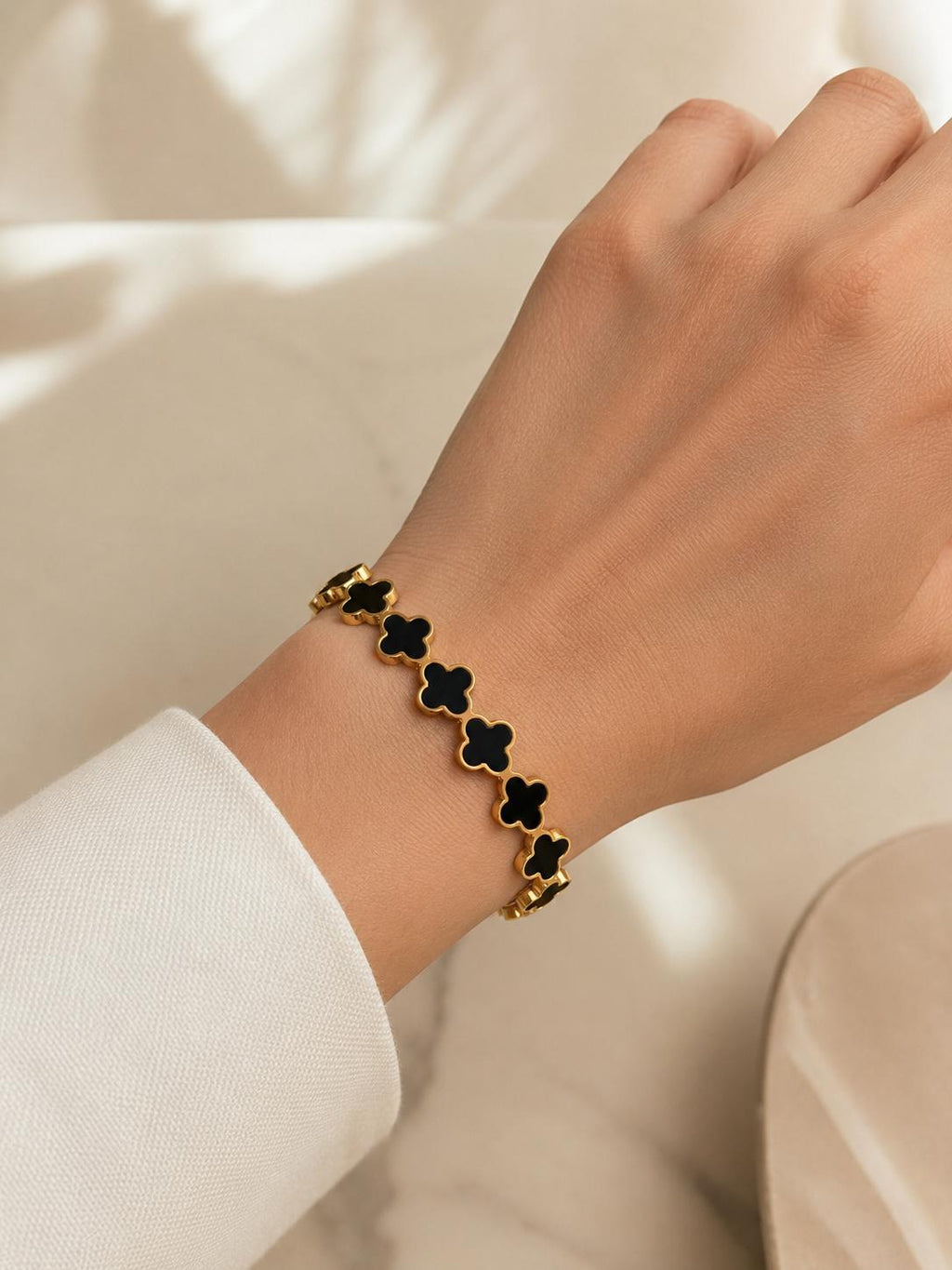 Clover luxe black bangle